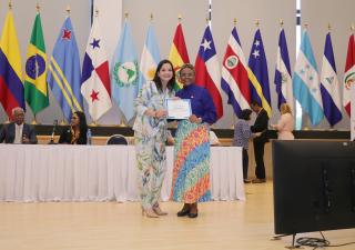 Minsa recibe reconocimiento por colaboración en programas de atención a personas mayores