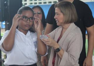 Más de 185 estudiantes se benefician del Programa de salud visual en el Centro Básico Estado de Israel
