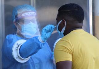 Autoridades de salud en San Miguelito piden reforzar medidas ante el COVID-19 