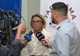 Viceministra Berrío reitera a la población aplicarse dosis de la vacuna bivalente