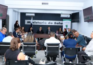 Ministro de Salud encargado sostiene reunión estratégica con directores regionales para fortalecer el sistema sanitario
