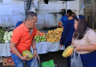 Minsa llama a fortalecer hábitos saludables: más frutas y vegetales, agua y actividad física