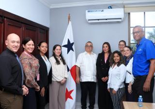 Viceministro de Salud encargado se reúne con representantes del Comando Sur en Panamá