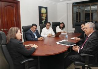 MINSA y UDELAS analizan nuevas propuestas educativas