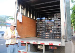 En Veraguas realizan operativos de inspección a transportes de alimentos.