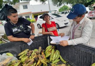 Hacen llamado a familiares a no dejar vasija con agua en los cementerios