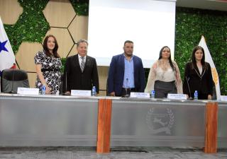 Viceministro de Salud escucha inquietudes de concejales en reunión mensual del Consejo Provincial de Panamá