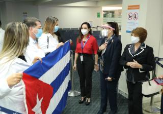 Llega a Panamá primer grupo de especialistas para reforzar la lucha contra el Covid-19