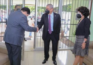 Ministro Sucre reitera a la población seguir protegiéndose ante aumento de casos Covid-19