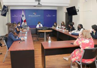  Minsa busca reducir embarazos en adolescentes, mortalidad en la mujer y propagación del VIH.