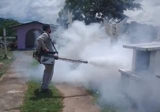 Realizan inspección y fumigación en cementerios santeños 