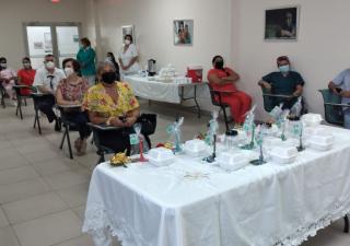 Médicos de Los Santos son agasajados en su día  