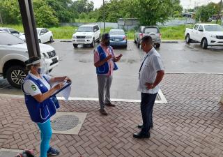 Decenas de personas acuden a puesto de hisopado en Las Tablas 
