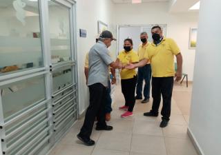 Propietarios de buses colegiales de Guararé y Las Tablas reciben orientación del Minsa