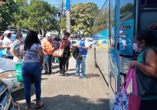 Realizan distribución de pantallas faciales en Los Santos