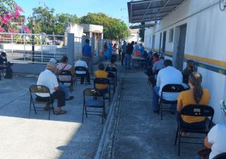 Director de la región de Salud de Los Santos visita puesto de hisopados voluntarios 