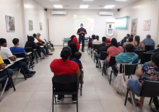Los Santos realiza exitosa feria de manipuladores de alimentos, previo al Desfile de las Mil Polleras 