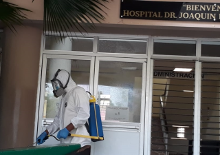 Operativo de desinfección en Instalaciones de Salud.