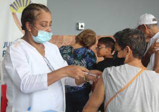 Más de 5,700 dosis se aplicaron este fin de semana en San Miguelito