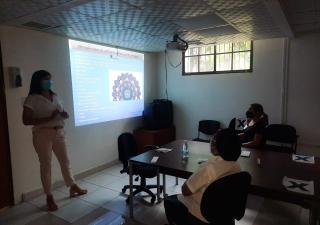 Realizan taller de “cómo abordar el estrés laboral”