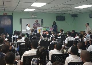 Campaña contra el dengue en centros educativos de Colón
