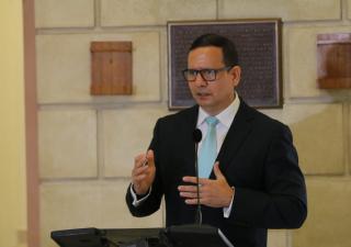 Autoridades del Minsa participan en presentación de libro