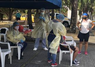 Baja la cantidad de personas que asisten a centros de hisopados 