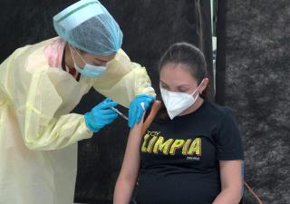Aplican dosis contra la influenza a grupos priorizados 