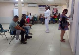 Personas acudieron al centro de Salud de Curundú por su certificado de buena salud