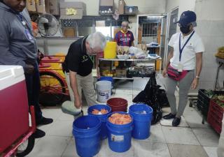 Operativo a locales en Parque Lefevre genera sanciones por insalubridad