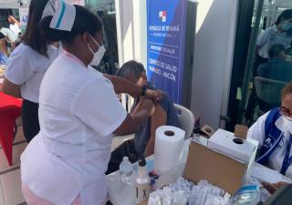 Diversos servicios de Salud se ofertan en feria de salud y bienestar