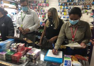 En operativo sanitario, sanciones por incumplimiento de normas, decomiso y destrucción de productos  