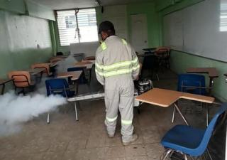 Control de Vectores realiza las nebulizaciones en centros educativos de la región Metropolitana