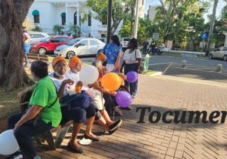 No a la violencia contra los adultos mayores