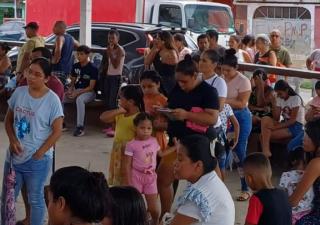 Equipo de enfermeras metropolitana mantiene la inoculación en fines de semana