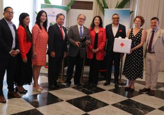 Fundación “Ricardo Galindo Quelquejeu” y APEDE entregan becas de maestrías y post grado en administración de negocios