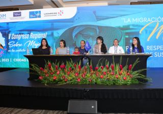 El Ministerio de Salud brinda atención médica a mujeres migrantes en Darién 