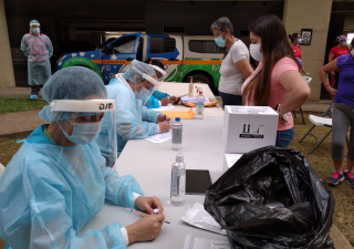 Toma de hisopados por Centro de Salud de Río Abajo