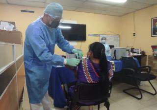 Continúa proceso de vacunación en comarca Ngäbe
