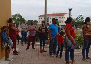 Segunda dosis de vacuna contra Covid en el Hospital Nicolás A Solano