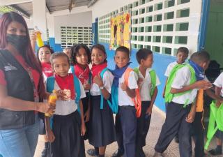 Relanzamiento de brigadas caza mosquitos en escuela de Chimán Panamá Este