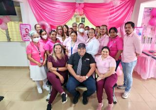 Clínica móvil "salud sobre ruedas" brindando atención en Lídice en el mes contra el cáncer