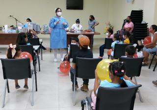 Reinicia vacunación pediátrica en Panamá Este