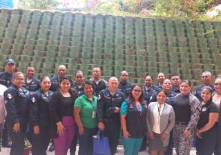 Llevan jornada educativa de salud a miembros de la 14ª zona policial de Alcalde Díaz                                                 