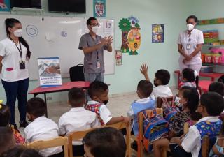 Promoción de la Salud dando orientación a estudiantes en el distrito de Arraiján