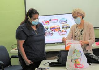 Refuerzan trabajo en adolescentes con kits de material didáctico en Panamá Oeste