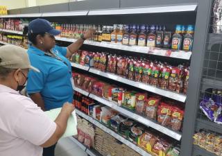 Verifican miel de abeja ofertada en mercados de Panamá Oeste