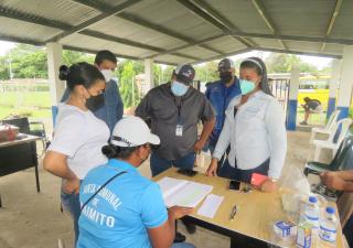 Aplicación de segundas dosis en los circuitos 8-2 y 8-3 