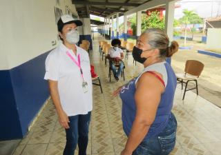 Inicia vacunación contra la COVID-19 a pacientes con enfermedades crónicas