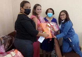 Región de Salud de Panamá Oeste hace entregas de canastas de alimentos secos